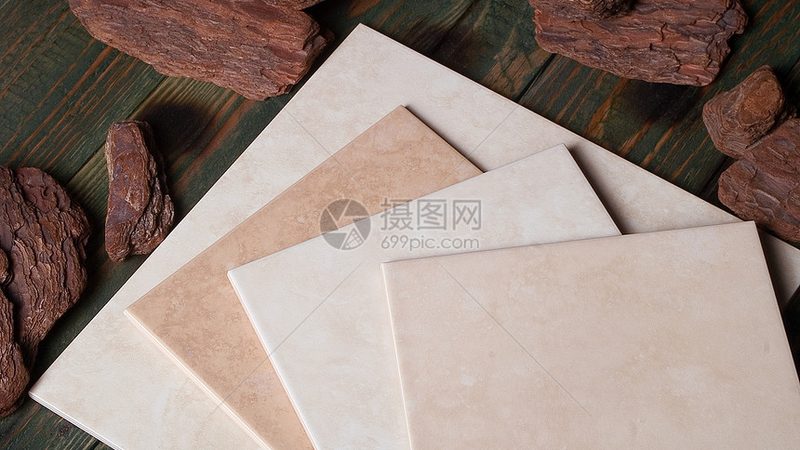 x800定制瓷砖：深度解析其优缺点与适用场景